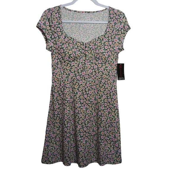 No Boundaries Dresses & Skirts - No Boundaries Juniors’ Sweetheart Floral Dress Green Midnight Festival Size 7/9